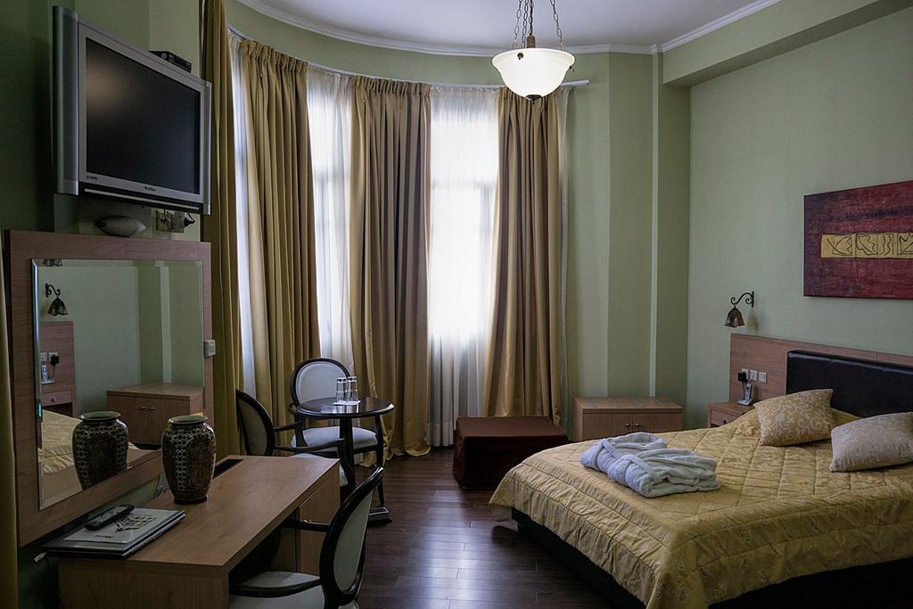 Ermionio Hotel Kozani Oda fotoğraf